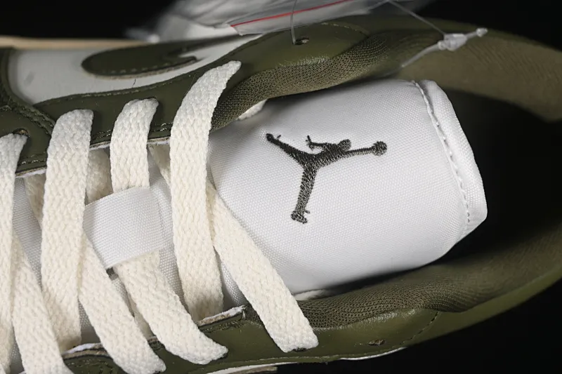 All categories Air Jordan Jordan series basketball shoes Air Jordan 1 Low Air Jordan 1 Low AJ1 Joe 1 army green and white low-top cultural and leisure sports sneakers DC0774-122